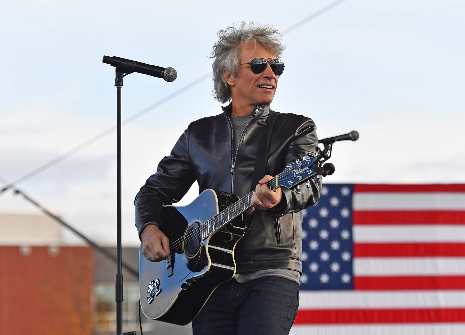 Bon Jovi - Tour Image 3